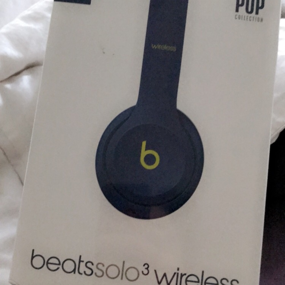 Brand New Beats by Dre wireless headphones